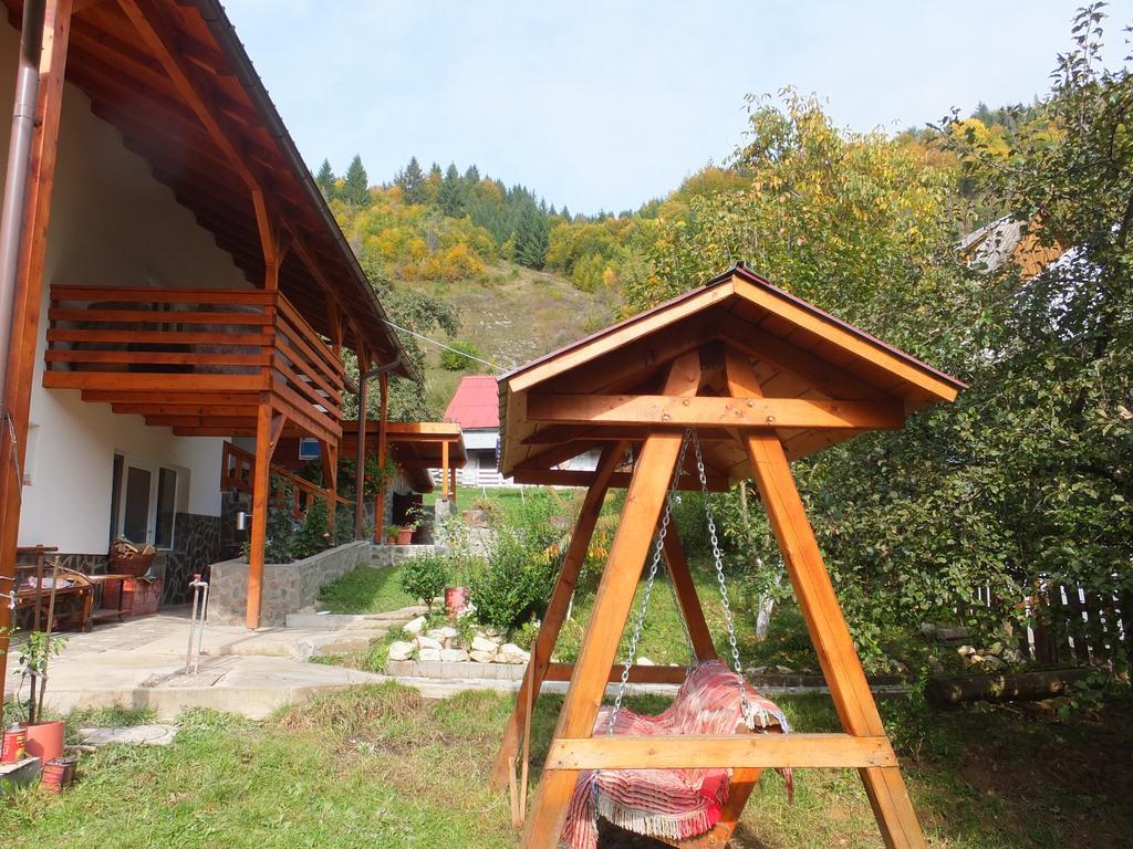 Pensiunea Piatra Mandrutului Scarisoara  Exterior photo
